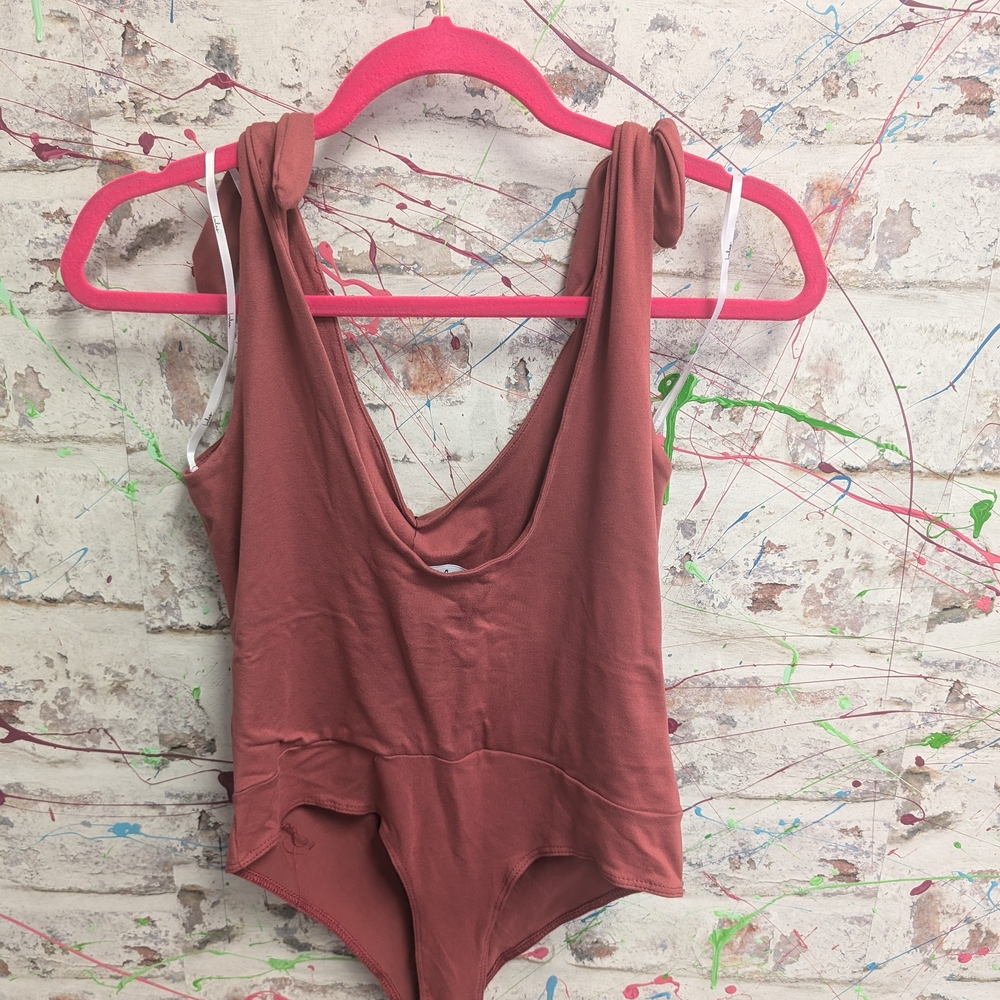 Lulu's Rust Brown Bodysuit - Picture 2 of 2